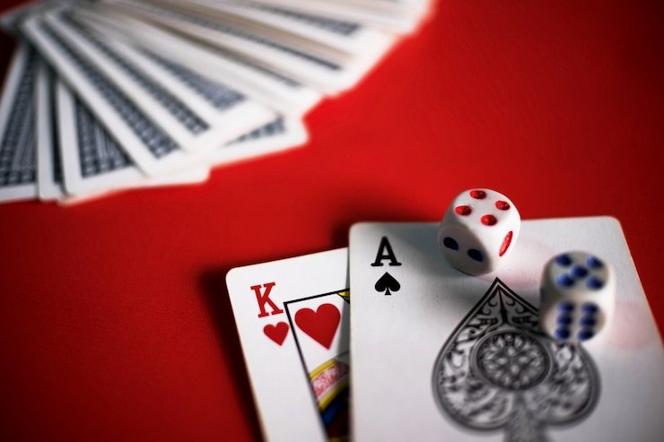 Hasil akhir dengan perbandingan kombinasi kartu pemain dan dealer