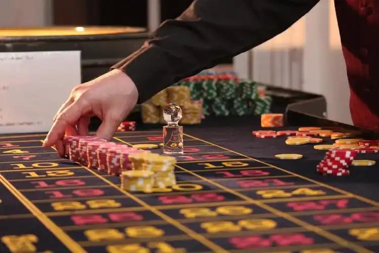 Antarmuka pemilihan 2D yang intuitif Layar pemilihan angka 2D dengan grid angka dari 00 hingga 99